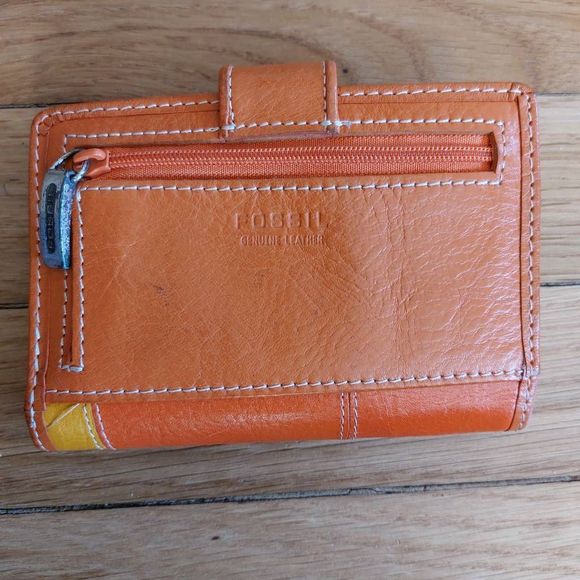 Floral Fossil Wallet, Genuine Leather Bi-Fold EUC - Picture 2 of 9